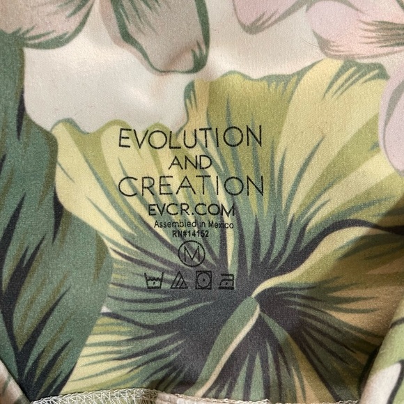 Women’s Evolution and Creation tropical leaf & floral print leggings Medium - Picture 3 of 4